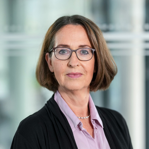 Ein Portrait von Evelyn Salat